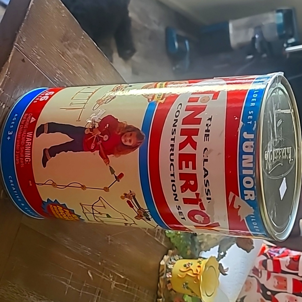 Tinkertoy construction set